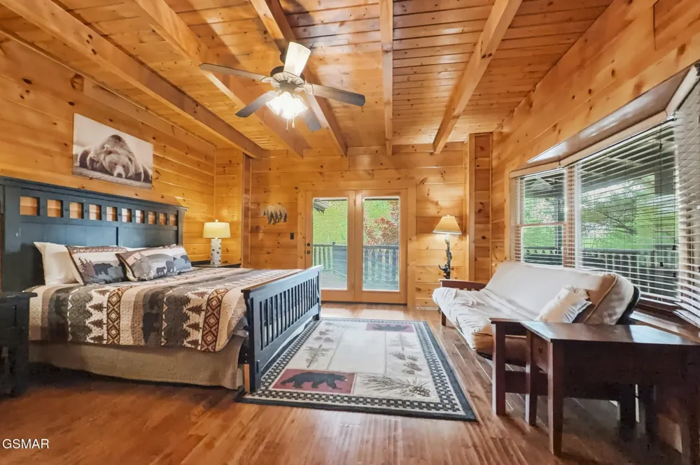 2906 Quiet Oak Way Pigeon Forge, TN 37863