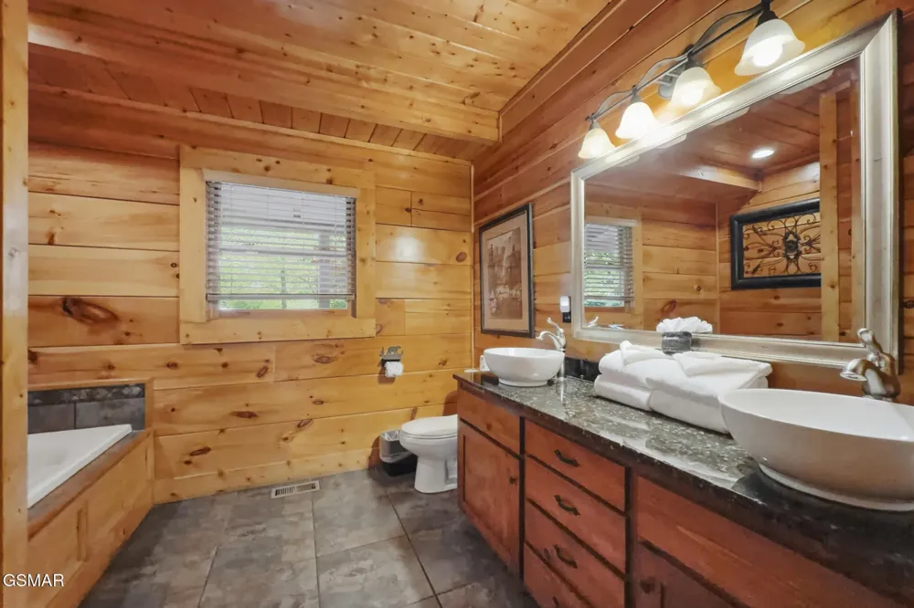 2906 Quiet Oak Way Pigeon Forge, TN 37863