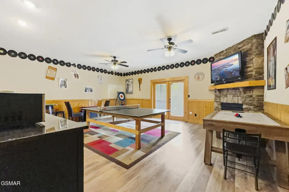 2906 Quiet Oak Way Pigeon Forge, TN 37863