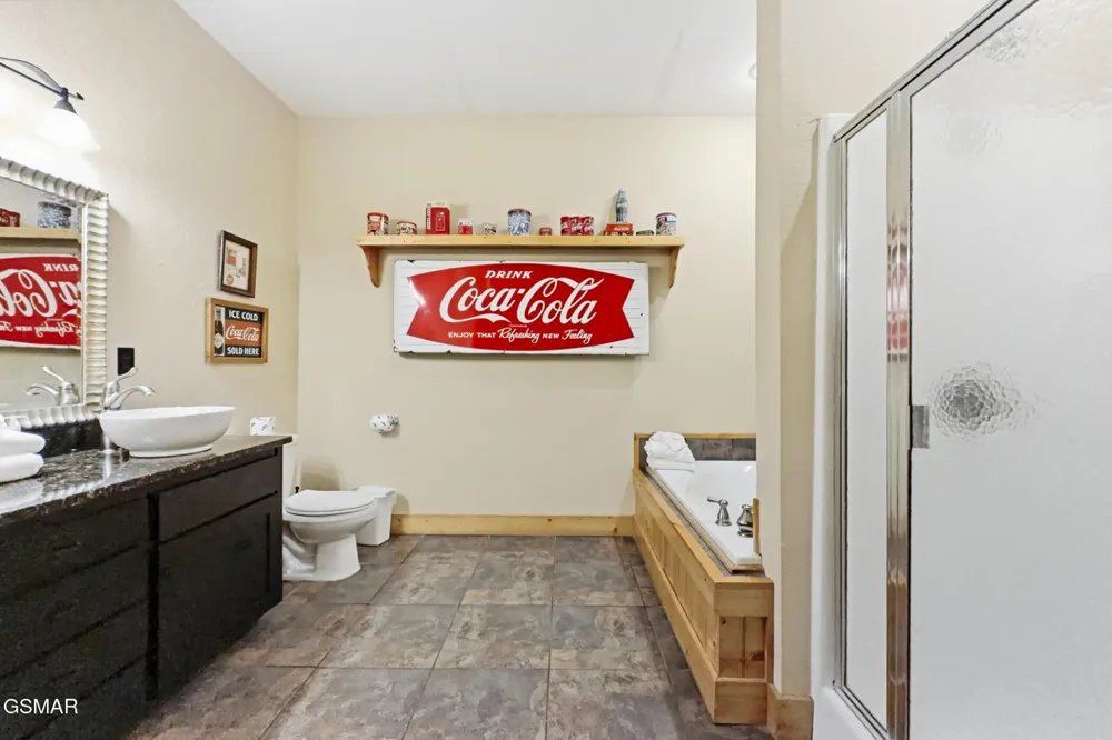 2906 Quiet Oak Way Pigeon Forge, TN 37863