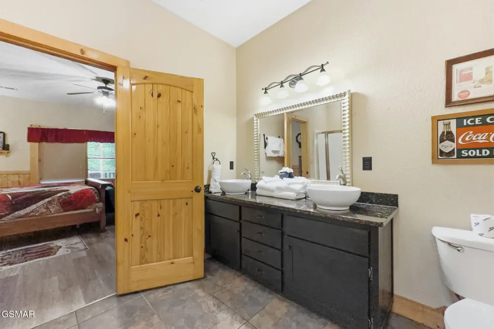 2906 Quiet Oak Way Pigeon Forge, TN 37863