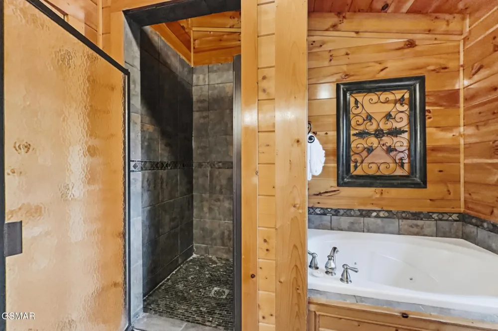 2906 Quiet Oak Way Pigeon Forge, TN 37863