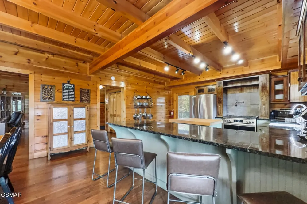 2906 Quiet Oak Way Pigeon Forge, TN 37863