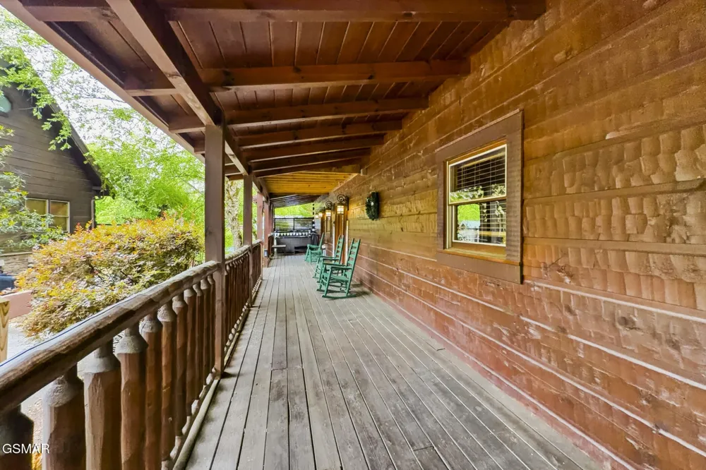 2906 Quiet Oak Way Pigeon Forge, TN 37863