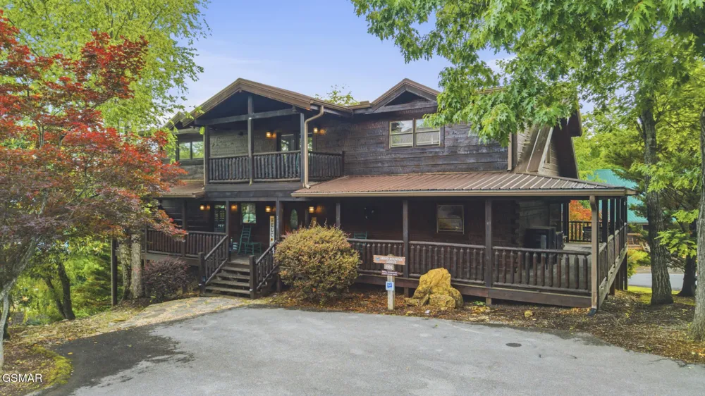 2906 Quiet Oak Way Pigeon Forge, TN 37863