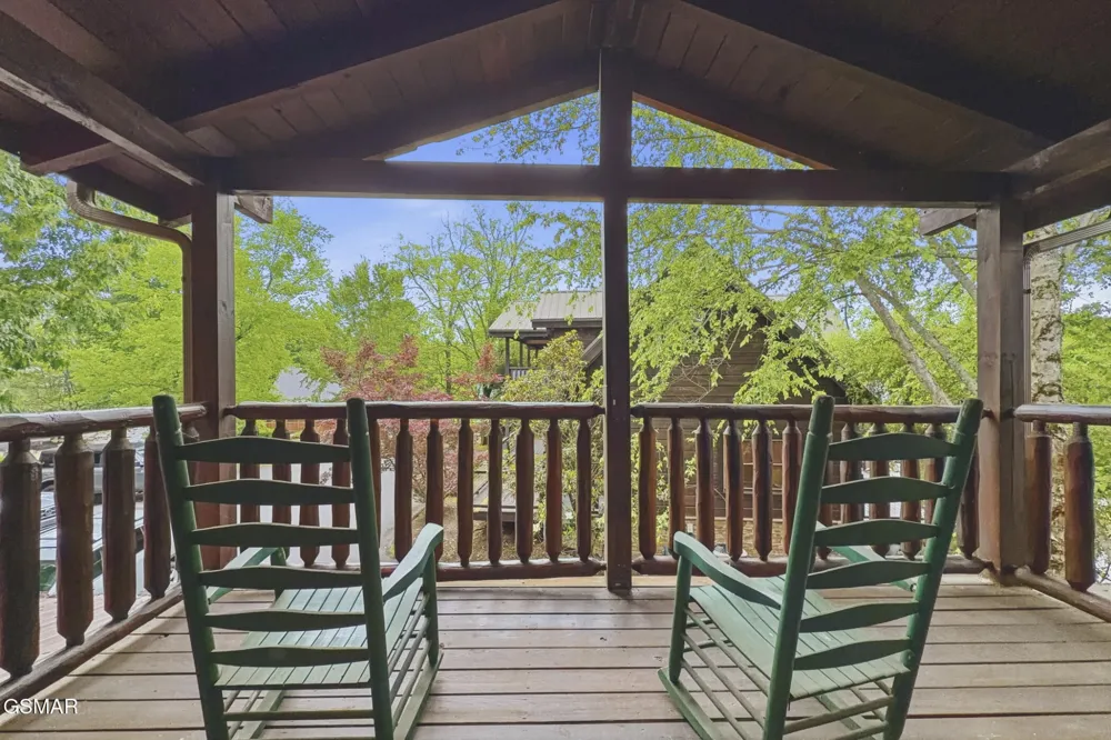 2906 Quiet Oak Way Pigeon Forge, TN 37863