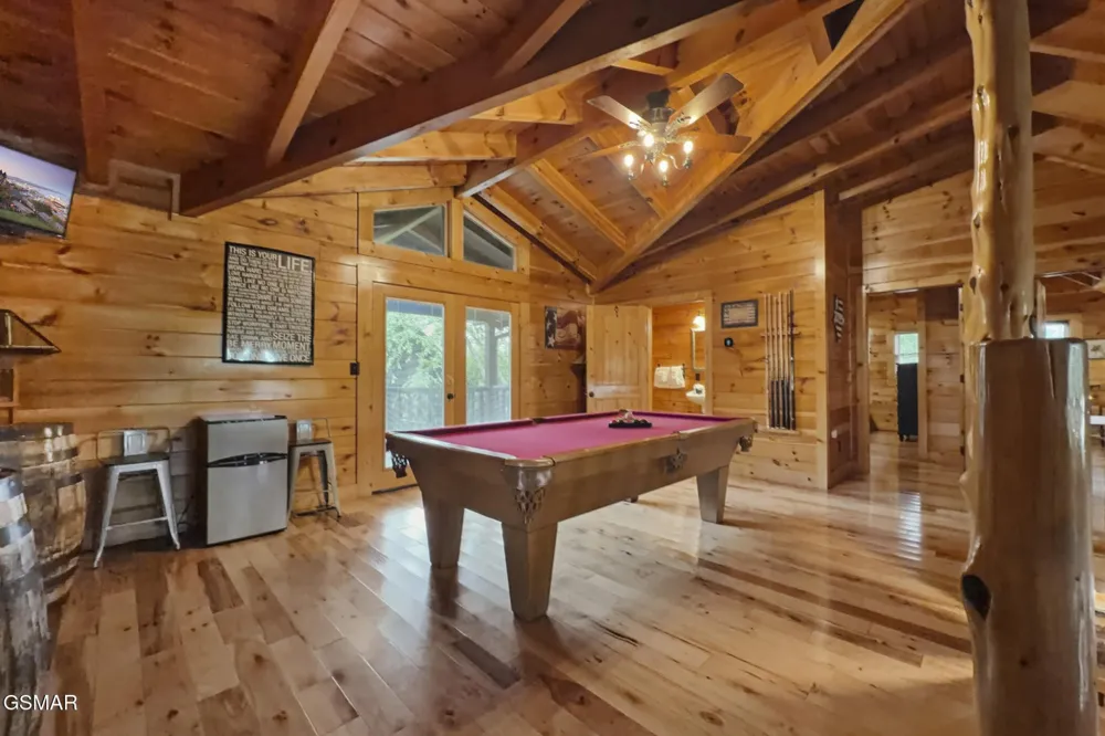2906 Quiet Oak Way Pigeon Forge, TN 37863