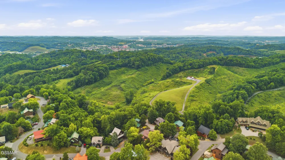 2906 Quiet Oak Way Pigeon Forge, TN 37863