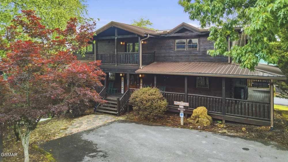 2906 Quiet Oak Way Pigeon Forge, TN 37863