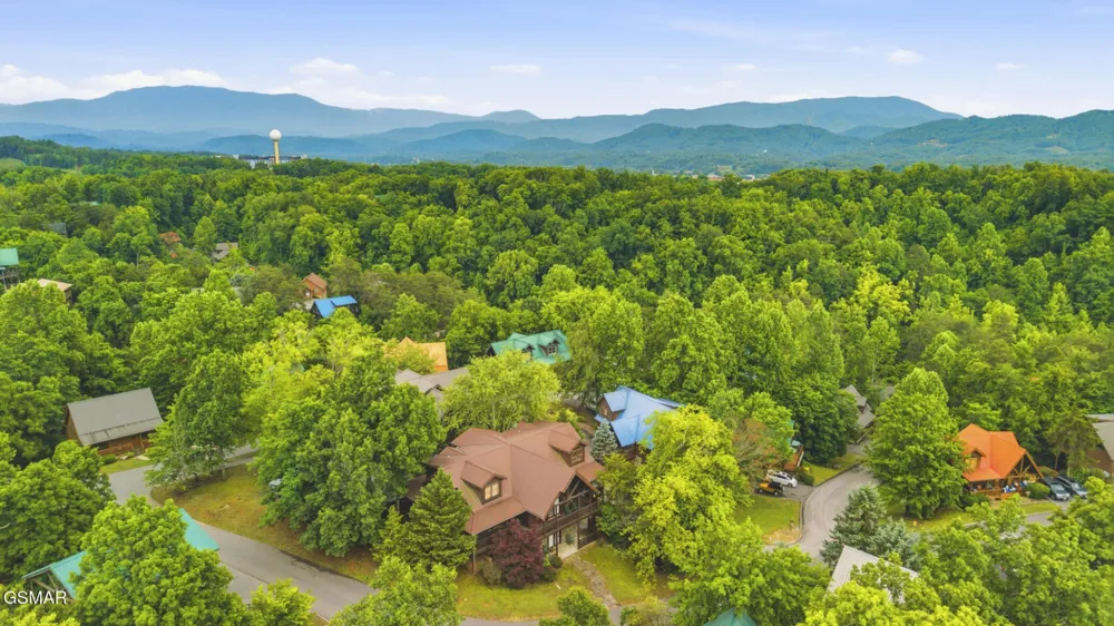 2906 Quiet Oak Way Pigeon Forge, TN 37863