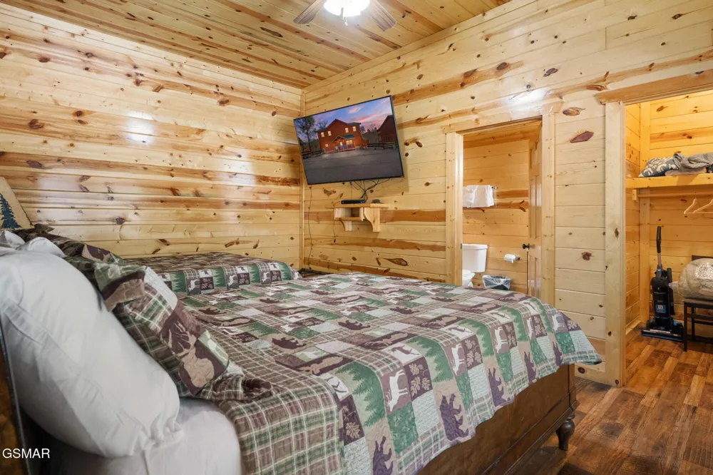 4355 Forest Ridge Way Pigeon Forge, TN 37863