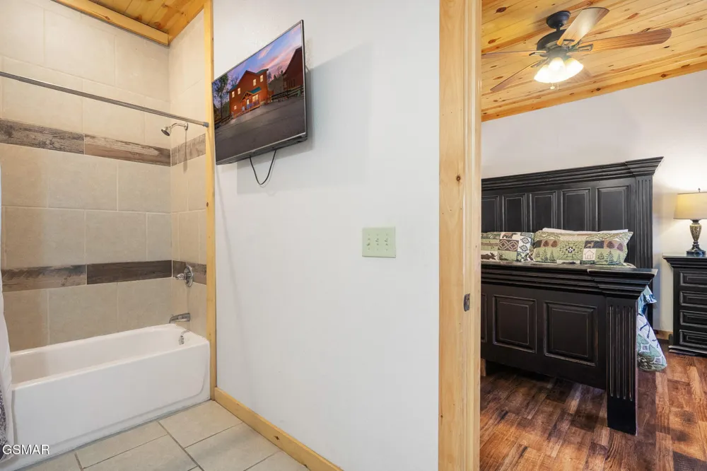 4355 Forest Ridge Way Pigeon Forge, TN 37863