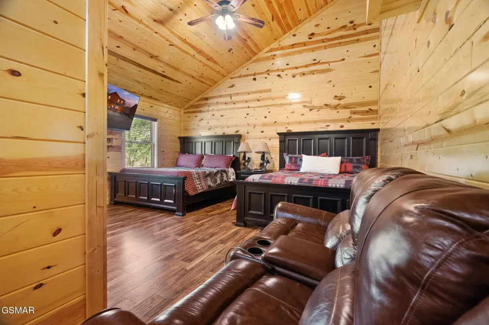 4355 Forest Ridge Way Pigeon Forge, TN 37863