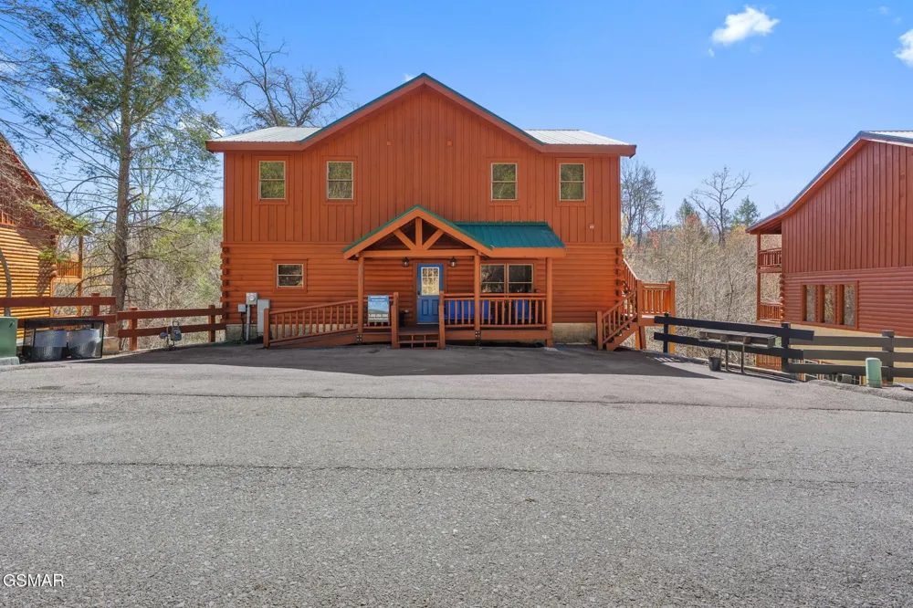 4355 Forest Ridge Way Pigeon Forge, TN 37863