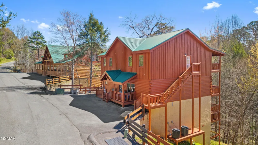 4355 Forest Ridge Way Pigeon Forge, TN 37863