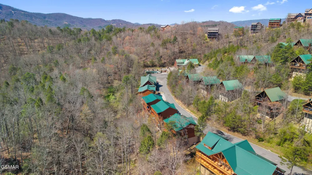 4355 Forest Ridge Way Pigeon Forge, TN 37863