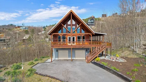 920 W Cedar Lane