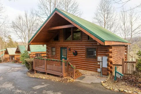 1779 Mountain Shadows Way