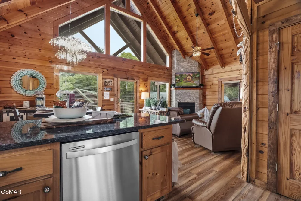 605 Cherry Blossom Way Pigeon Forge, TN 37863