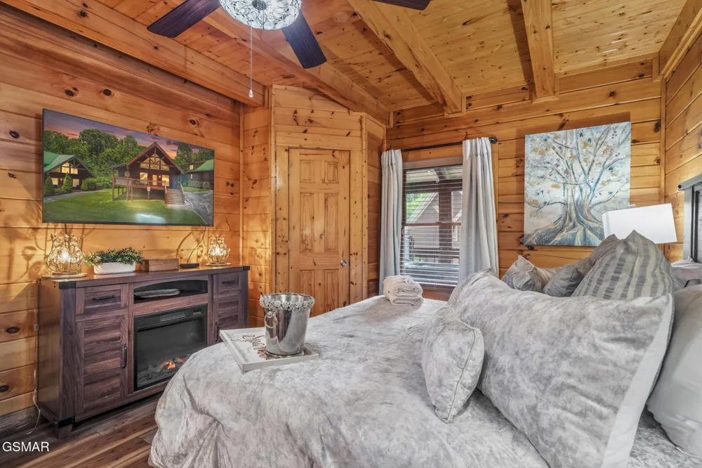 605 Cherry Blossom Way Pigeon Forge, TN 37863