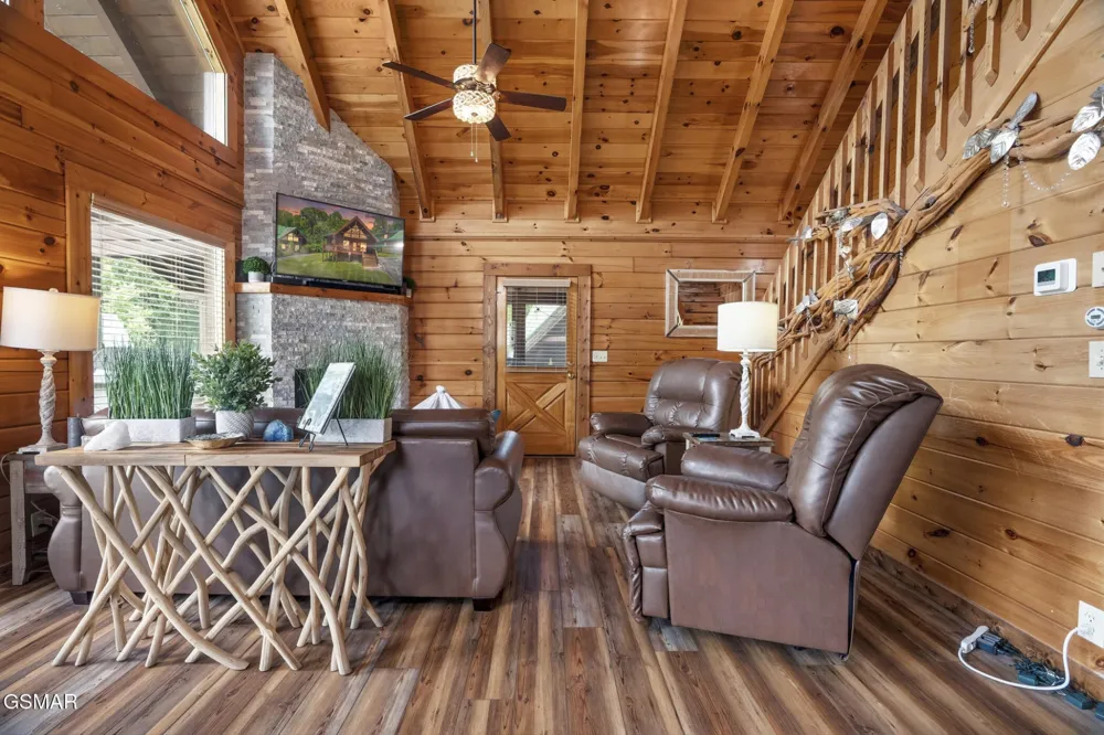 605 Cherry Blossom Way Pigeon Forge, TN 37863