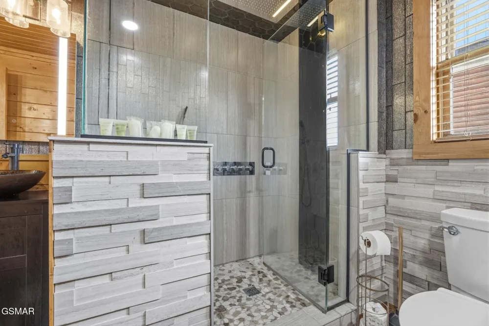 605 Cherry Blossom Way Pigeon Forge, TN 37863