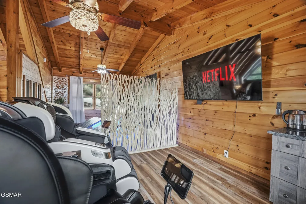 605 Cherry Blossom Way Pigeon Forge, TN 37863