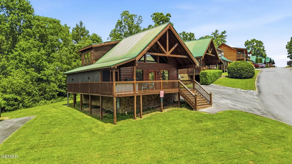 605 Cherry Blossom Way Pigeon Forge, TN 37863