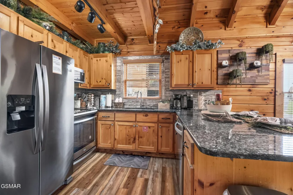 605 Cherry Blossom Way Pigeon Forge, TN 37863