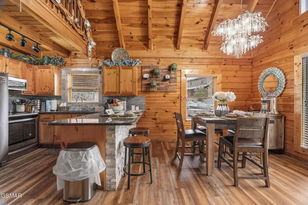 605 Cherry Blossom Way Pigeon Forge, TN 37863