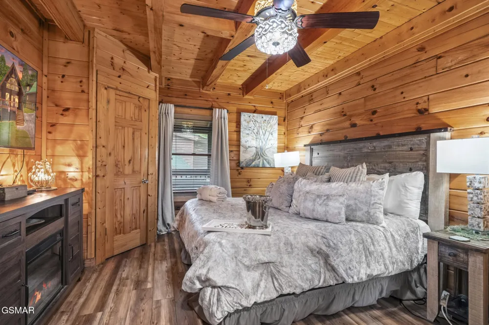 605 Cherry Blossom Way Pigeon Forge, TN 37863