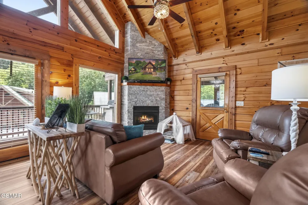 605 Cherry Blossom Way Pigeon Forge, TN 37863
