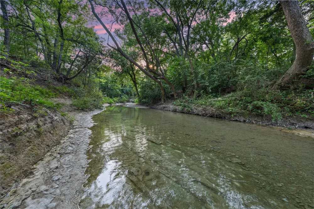 2967 Woodlawn Road Bruceville, TX 76630