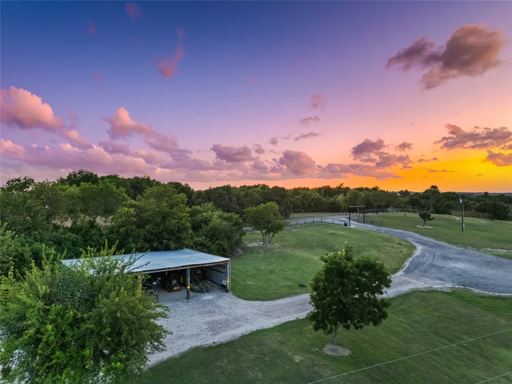2967 Woodlawn Road Bruceville, TX 76630