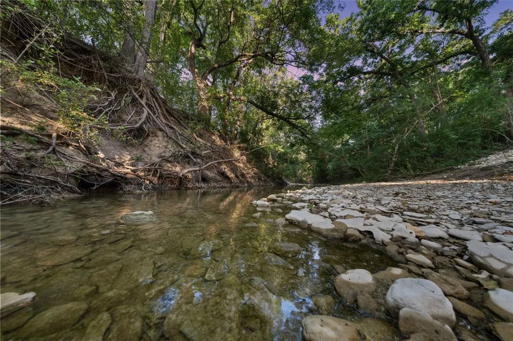 2967 Woodlawn Road Bruceville, TX 76630