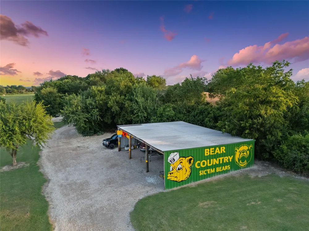 2967 Woodlawn Road Bruceville, TX 76630
