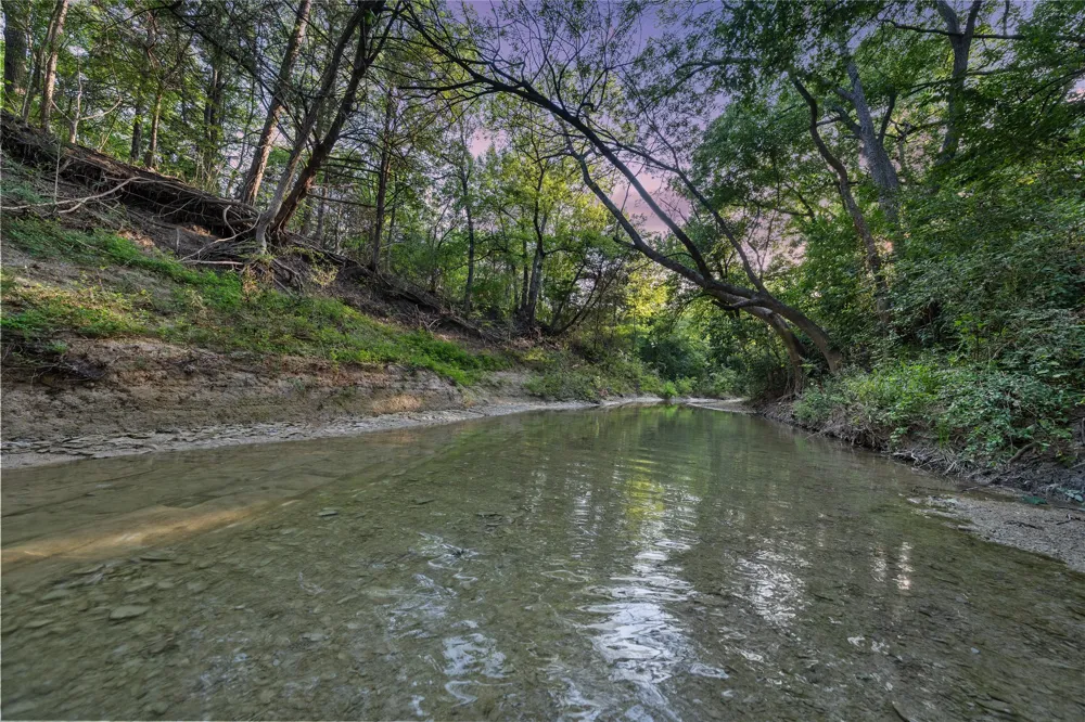 2967 Woodlawn Road Bruceville, TX 76630