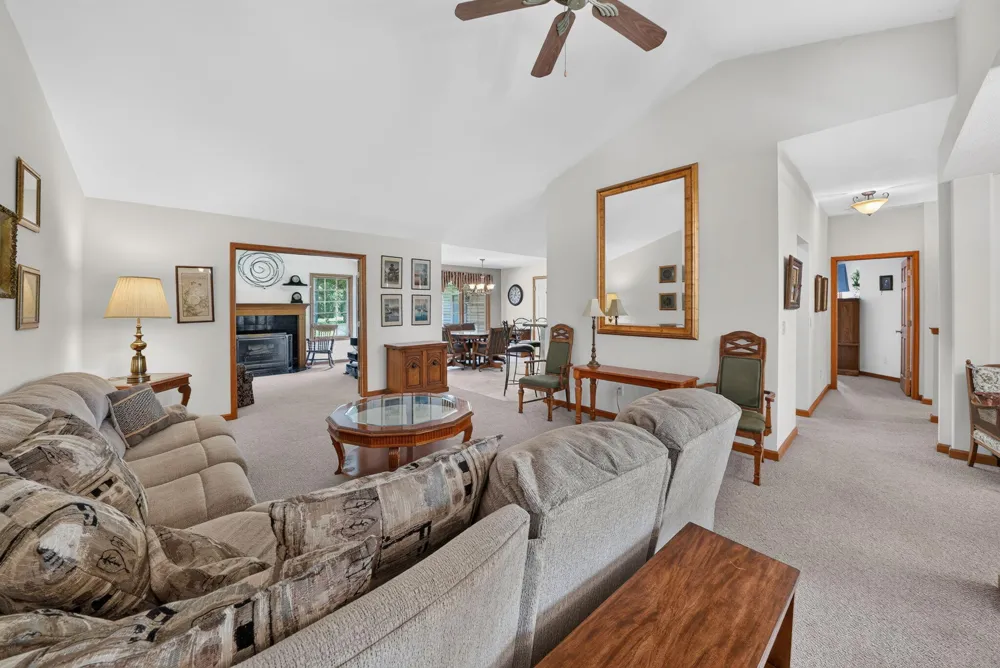 4645 River Pointe Boulevard Niles, MI 49120