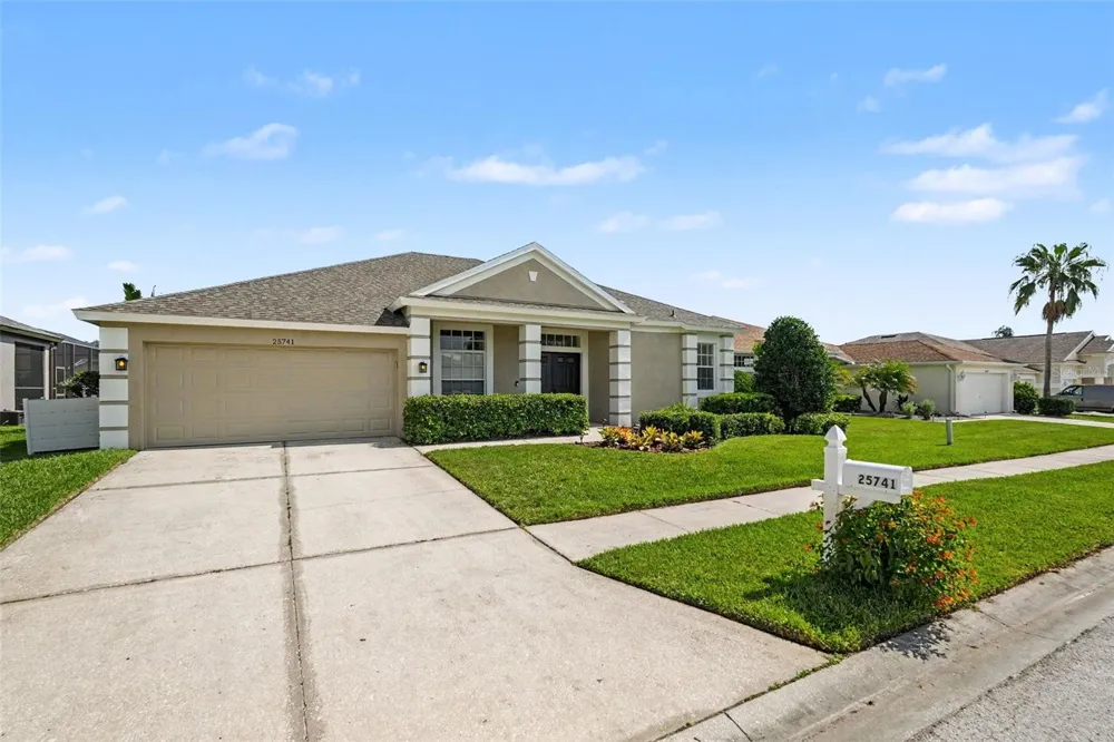 25741 RISEN STAR DR Wesley Chapel, FL 33544