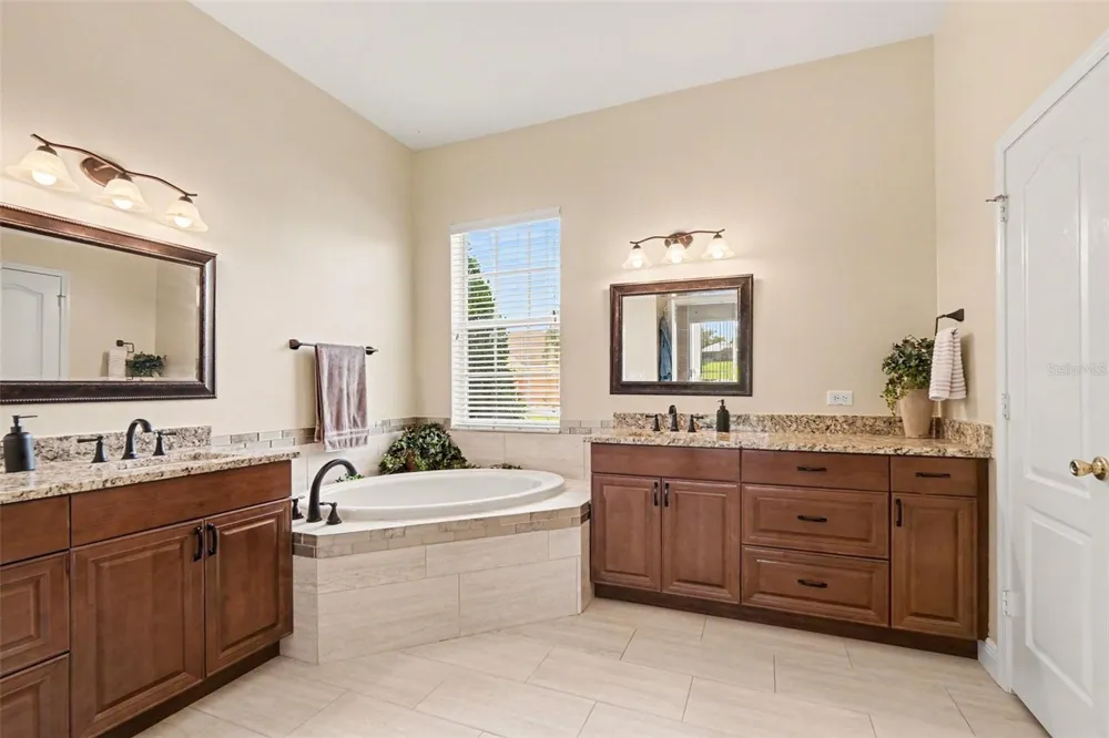 25741 RISEN STAR DR Wesley Chapel, FL 33544