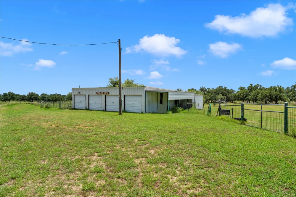 153 Lariat Lane Llano, TX 78643
