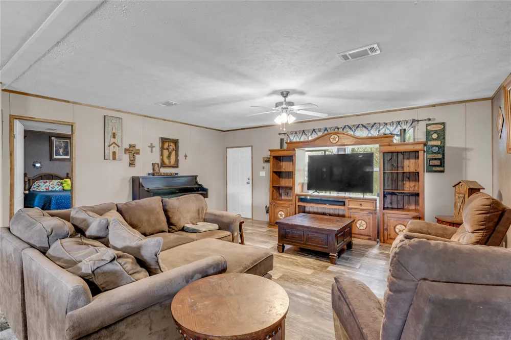153 Lariat Lane Llano, TX 78643