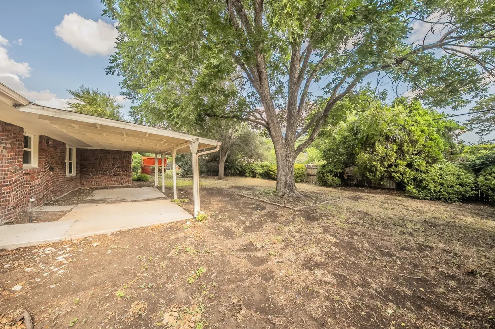 5616 Ammons Street Haltom City, TX 76117