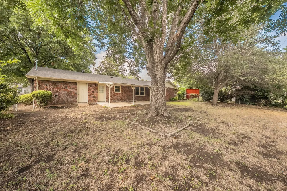 5616 Ammons Street Haltom City, TX 76117