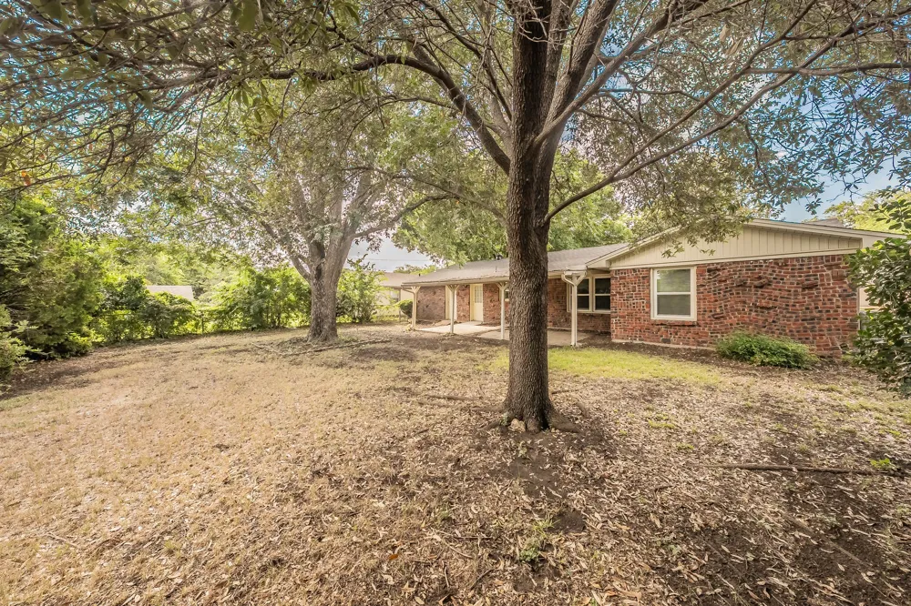5616 Ammons Street Haltom City, TX 76117