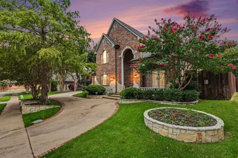 195 Chaucer Court