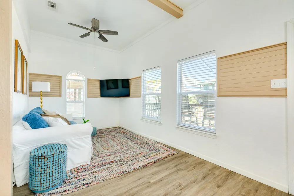 141 Howard Avenue Surfside Beach, TX 77541