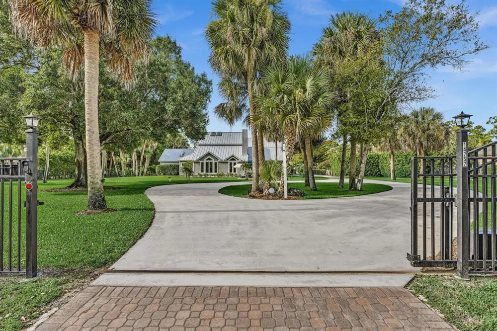 14757 Stirrup Lane Wellington, FL 33414