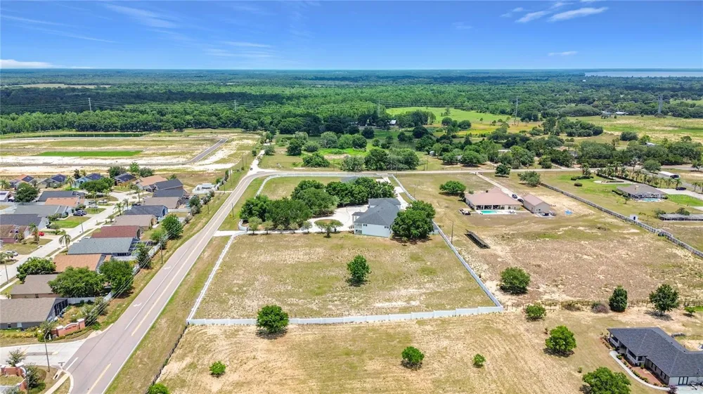 7925 LAKE MABEL LOOP ROAD Dundee, FL 33838