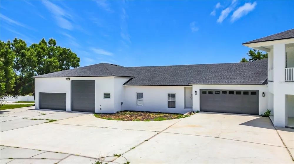 7925 LAKE MABEL LOOP ROAD Dundee, FL 33838
